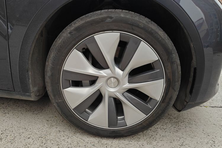 特斯拉 Model Y 2022款 改款 后轮驱动版车身外观10