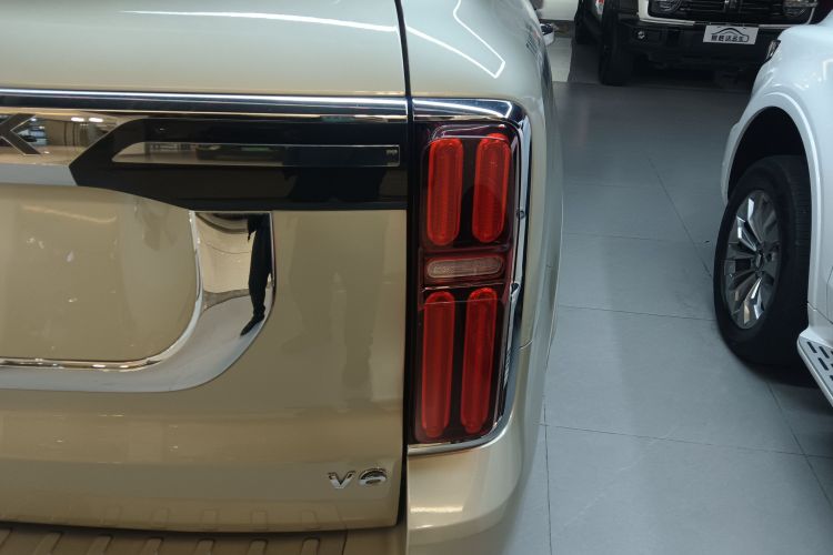 坦克500 2022款 3.0T 商务版 造境型 5座车身外观6006