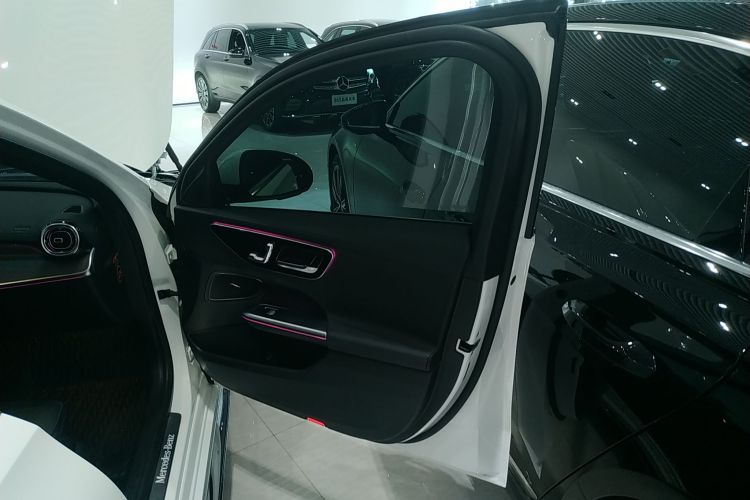 奔驰C级 2023款 改款 C 260 L 运动版中控内饰42