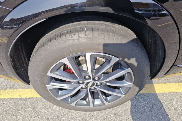 凯迪拉克XT5 2025款 2.0T 尊贵型车身外观6008