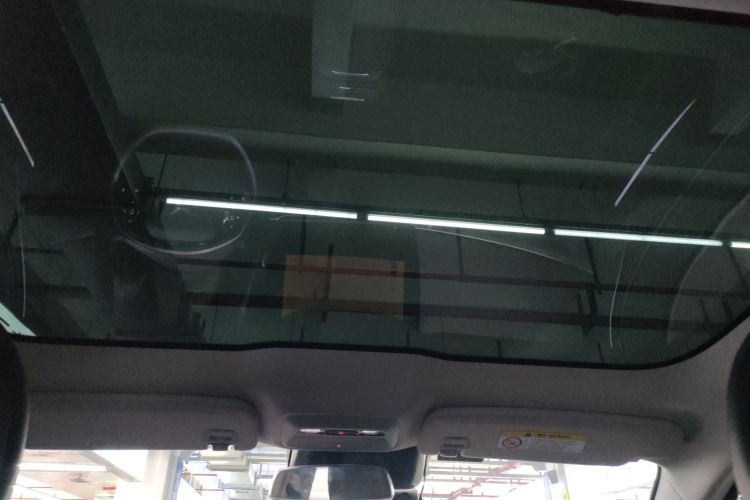 小鹏P7 2022款 670N+局部细节22