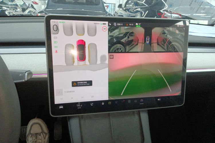 特斯拉 Model Y 2024款 后轮驱动版中控内饰16