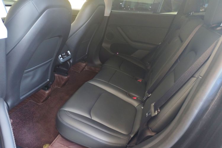 特斯拉 Model Y 2024款 后轮驱动版中控内饰7004