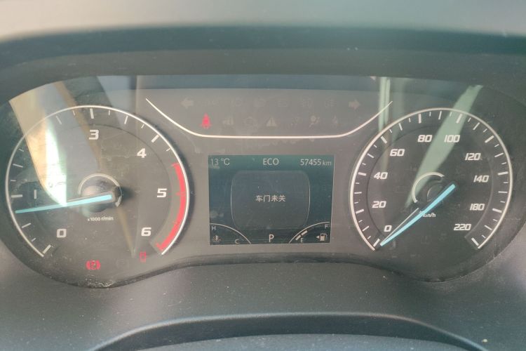 江铃福顺 2023款 2.0T 自动中轴中高顶商运型多功能乘用车7座中控内饰14