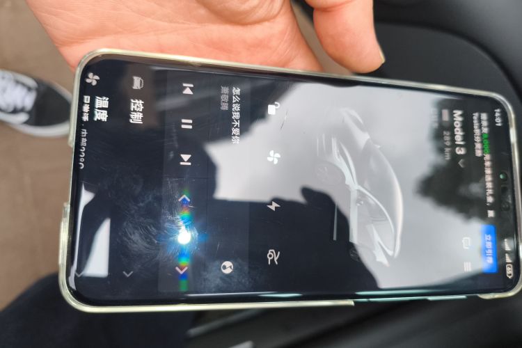 特斯拉 Model 3 2023款 后轮驱动版中控内饰11