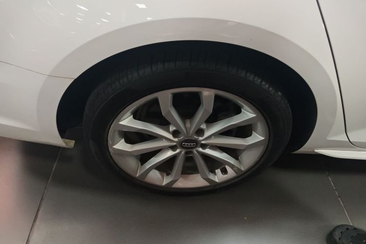 奥迪A4L 2018款 30周年年型 40 TFSI 时尚型车身外观6008