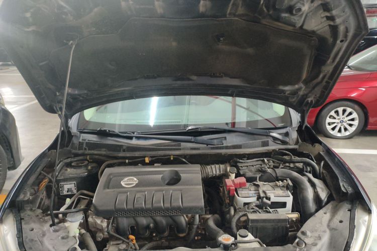 日产 轩逸 2012款 1.6XL 手动豪华版机舱底盘24