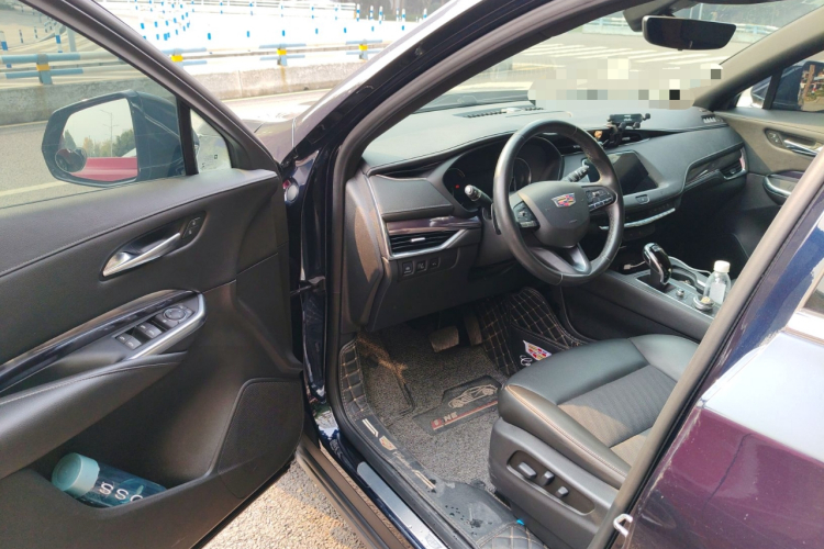 凯迪拉克XT4 2020款 改款 28T 两驱技术型中控内饰20