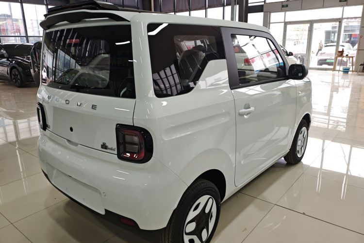 吉利银河 熊猫 2025款 210km 元气熊车身外观7