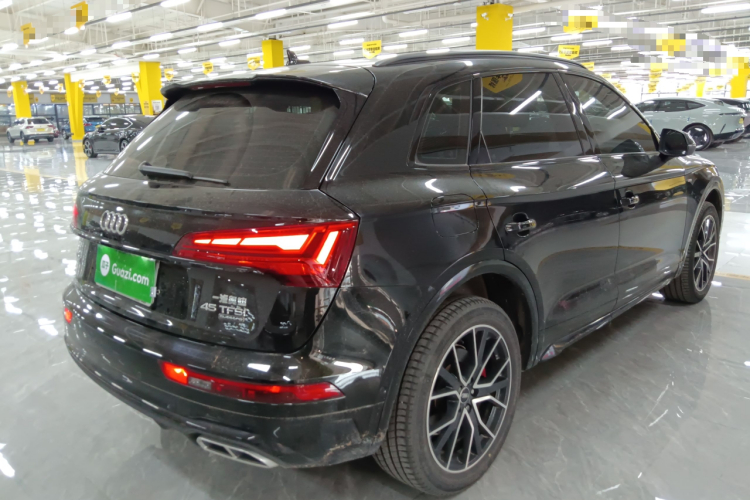 奥迪Q5L 2024款 45 TFSI 豪华动感型车身外观7