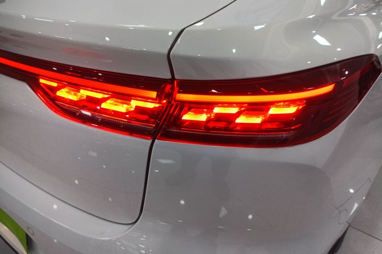 奔腾B70 2024款 龙腾版 1.5T 领创型车身外观9