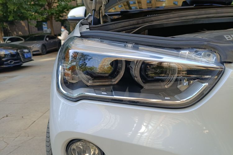 宝马X1 2018款 sDrive18Li 尊享型车身外观6006