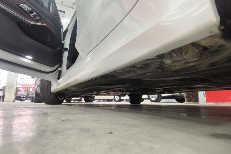 宝马3系 2021款 改款二 320i 运动套装局部细节9002