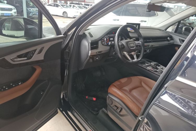 奥迪Q7 2019款 55 TFSI 技术型中控内饰7003