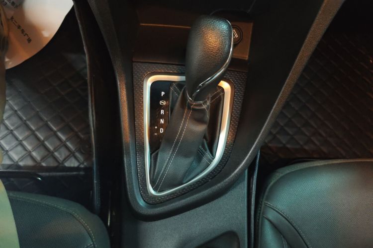 别克 英朗 2021款 改款 典范 1.5L 自动精英型中控内饰18