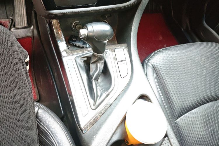 起亚K5 2014款 2.0L 自动LUXURY中控内饰18