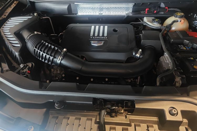 凯迪拉克XT5 2022款 2.0T 四驱豪华型机舱底盘24