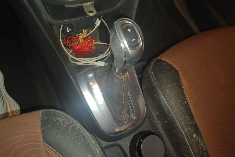 别克 昂科拉 2013款 1.4T 自动两驱精英型局部细节18