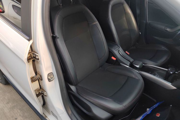 雪铁龙C3-XR 2015款 1.6L 自动先锋型局部细节41