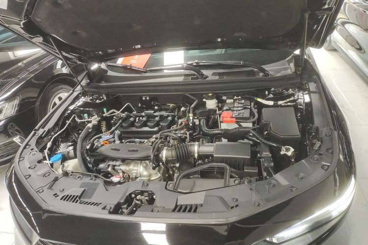 本田 雅阁 2023款 260TURBO 智享版机舱底盘24