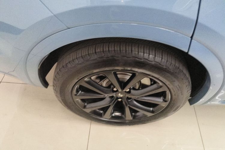 理想汽车 理想ONE 2021款 增程6座版车身外观6002