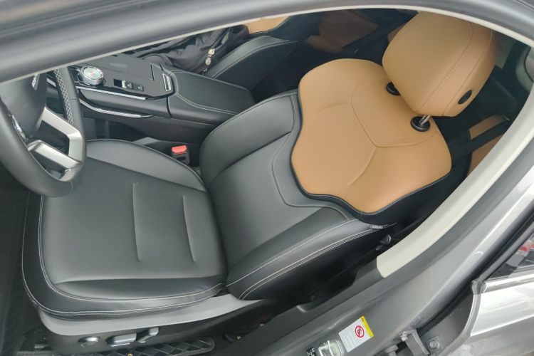 哈弗H6 2021款 第三代 1.5T 自动两驱Supreme中控内饰19