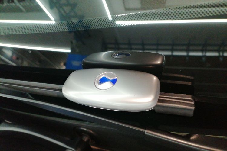 腾势D9 2024款 DM-i 980 四驱尊荣型中控内饰11