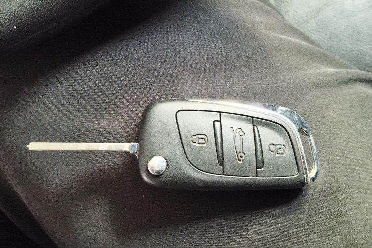 雪铁龙C5 2014款 1.6T 自动尊贵型中控内饰11