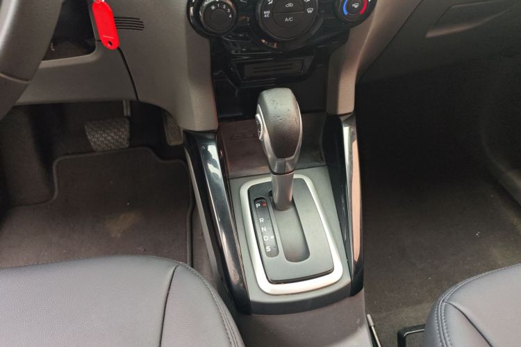 福特 翼搏 2013款 1.5L 自动风尚型中控内饰18