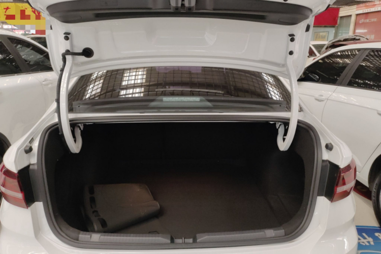 大众 朗逸 2023款 300TSI DSG满逸版机舱底盘23