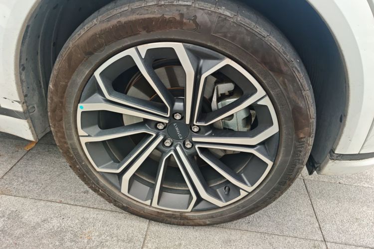 领克09 EM-P 2024款 2.0TD EM-P 四驱ULTRA 六座车身外观6007