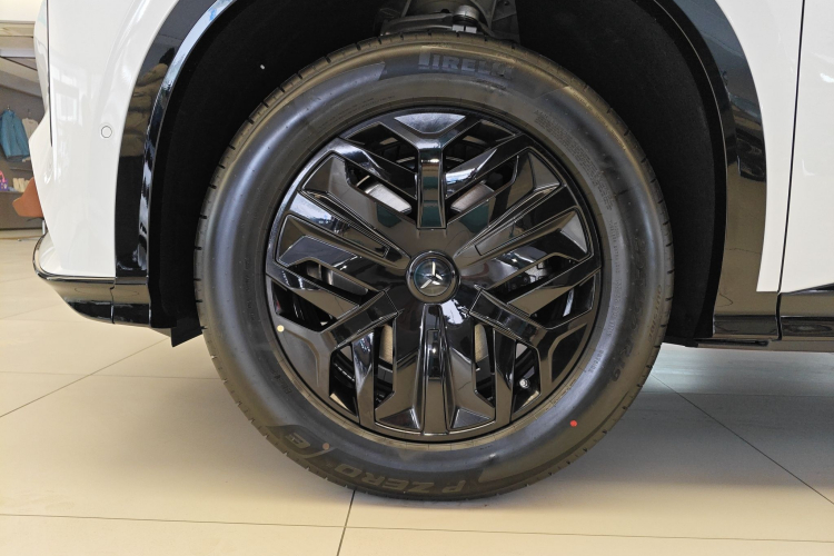 红旗天工08 2025款 605先锋版车身外观6007