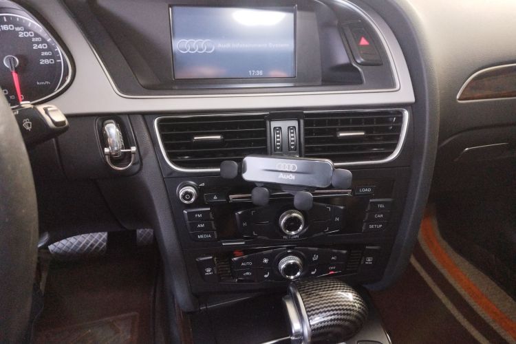 奥迪A4L 2013款 35 TFSI 自动标准型中控内饰16