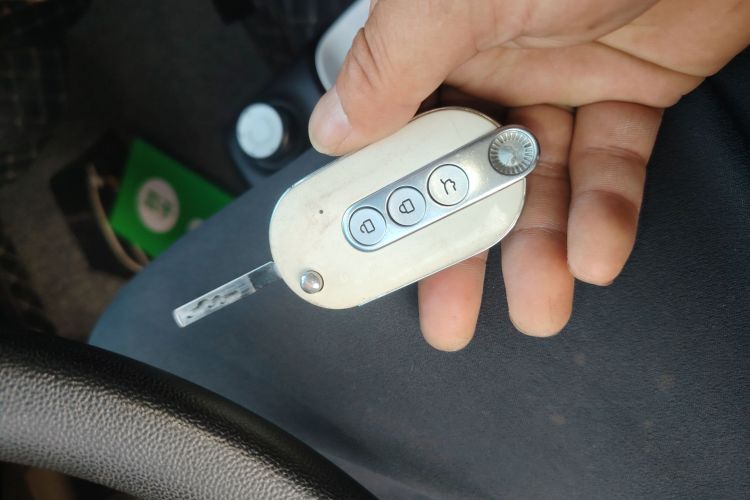 五菱汽车 宏光MINIEV 2022款 GAMEBOY 200km 玩咖款 磷酸铁锂中控内饰7001