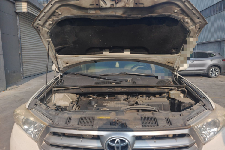 丰田 汉兰达 2012款 2.7L 两驱7座精英版局部细节24