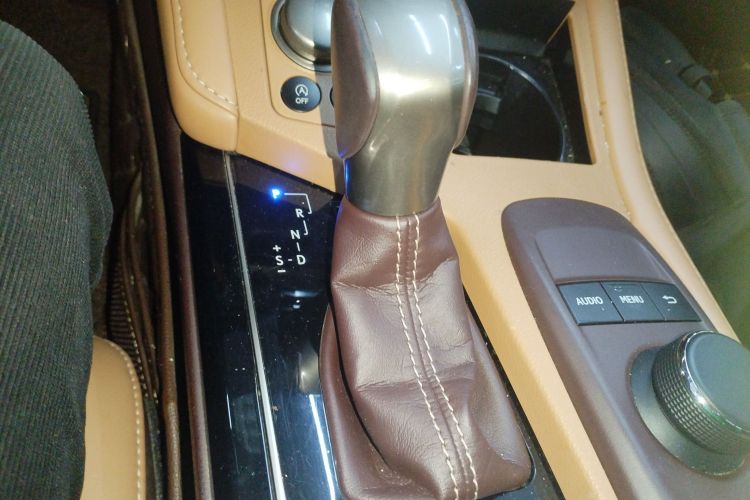 雷克萨斯ES 2015款 200 精英版中控内饰18