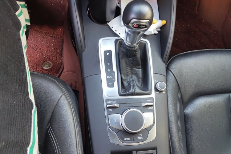 奥迪A3 2019款 Sportback 35 TFSI 风尚型 国VI中控内饰18