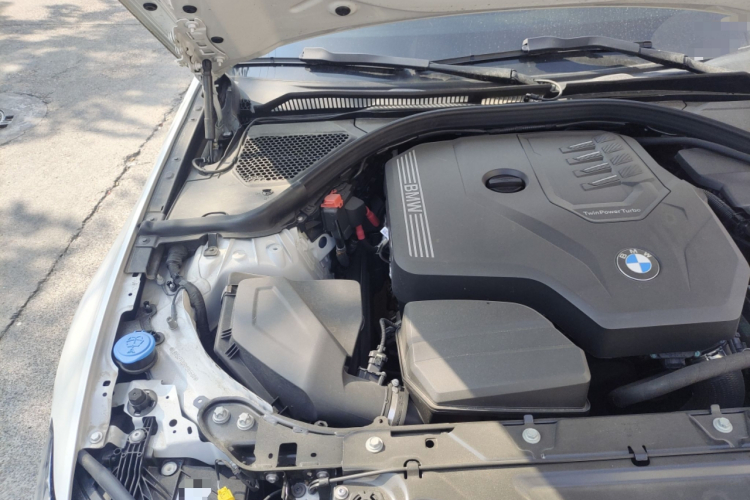 宝马3系 2023款 325i M运动套装局部细节9006