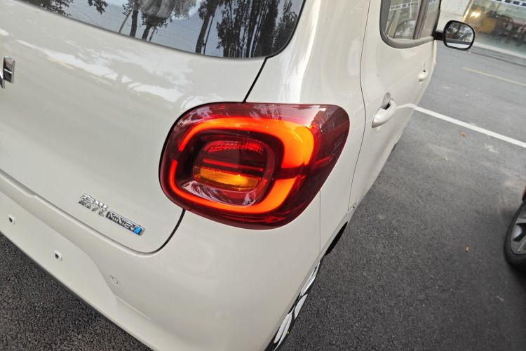 五菱汽车 宏光MINIEV 2025款 四门版 进阶款车身外观9