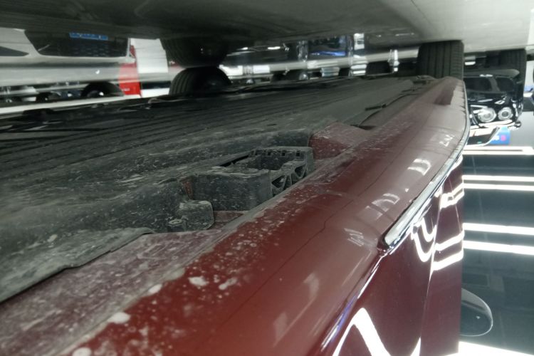 奔驰C级 2023款 改款 C 200 L 运动版局部细节9002