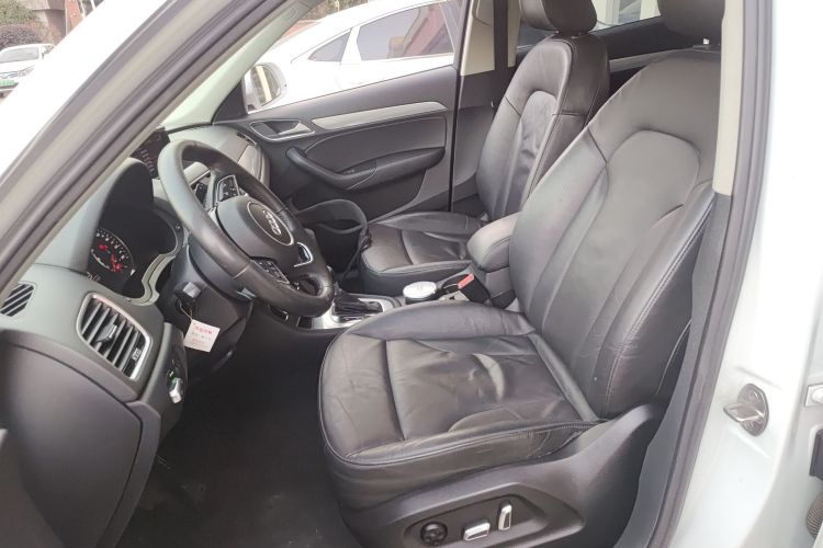 奥迪Q3 2016款 35 TFSI quattro 全时四驱风尚型局部细节19