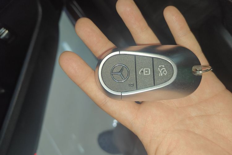 奔驰C级 2022款 C 200 L 运动版中控内饰7001