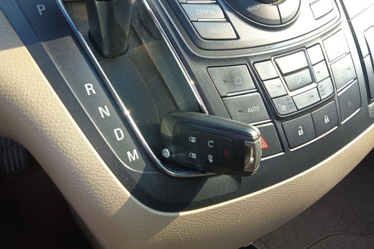 别克GL8 2014款 3.0L GT豪华商务豪雅版中控内饰11