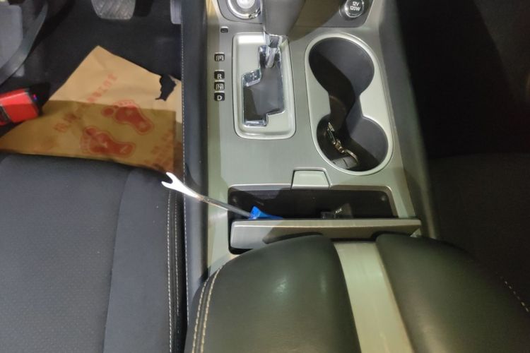 日产 楼兰 2015款 2.5L XE 两驱精英版中控内饰18