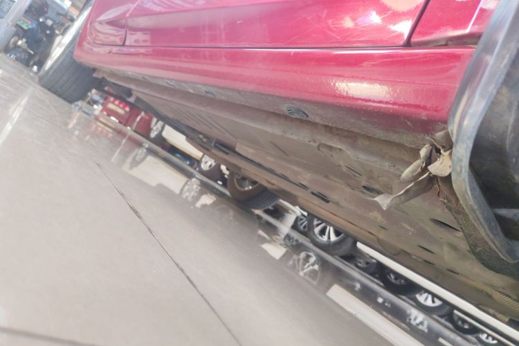 别克 威朗 2019款 三厢 15S 自动进取型机舱底盘29