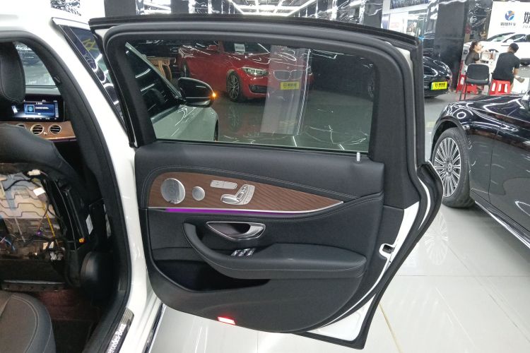 奔驰E级 2020款 E 300 L 豪华型中控内饰45