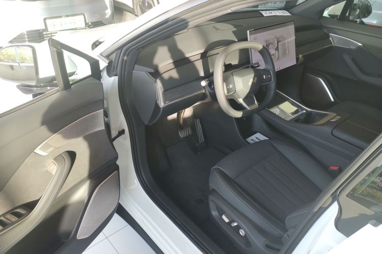 乐道L60 2024款 60kWh 后驱版中控内饰20