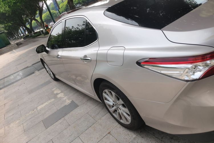 丰田 凯美瑞 2018款 2.0G 豪华版车身外观4