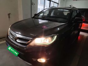 比亚迪S7 2015款 2.0T 升级版 自动尊贵型