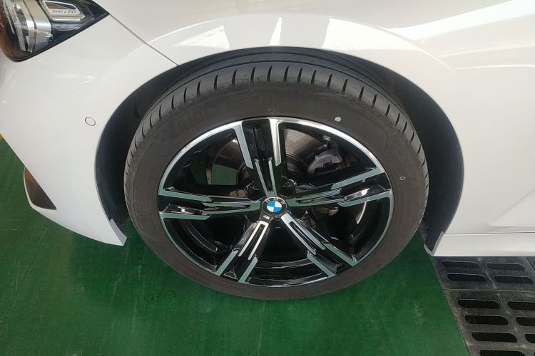 宝马3系 2023款 325i M运动套装车身外观6007